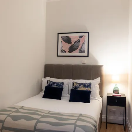 The Maddox - Serviced Apartment *