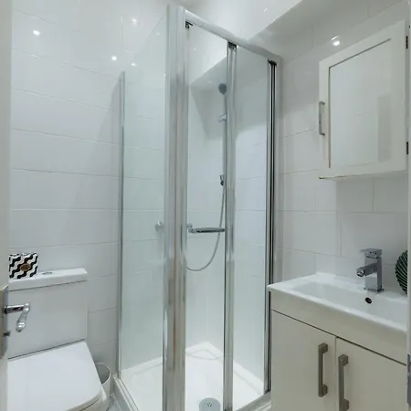 The Maddox - Serviced Apartment London
