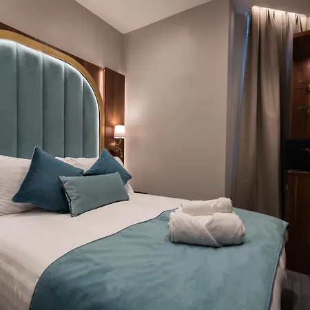 St Mark's - Merit 4* London