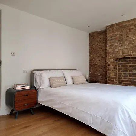 Hyde Park Mews