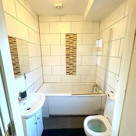 Apartment 3 Bed Comfortable Wk *