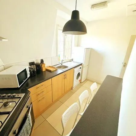 3 Bed Comfortable Wk