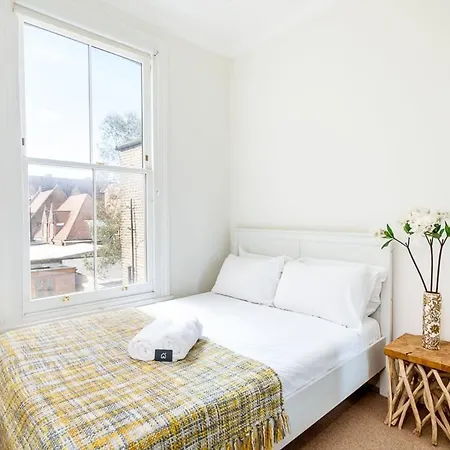 Bright And Spacious Notting Hill Nest * London