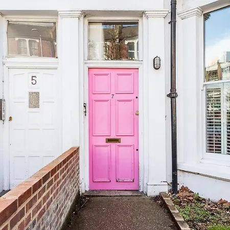 Bright And Spacious Notting Hill Nest * London