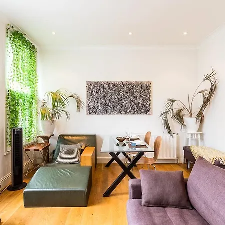 Bright And Spacious Notting Hill Nest * London
