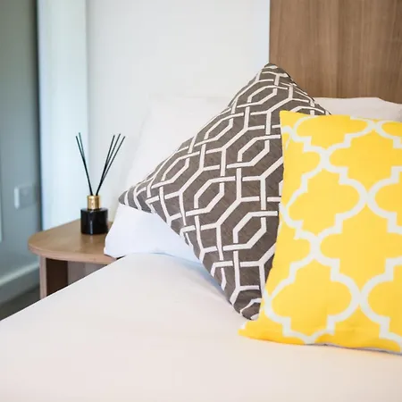 Chic And At Chapter South Bank In Apartment London