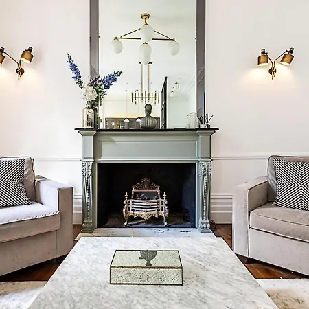 Notting Hill Charm 2-bed Gem Apartment