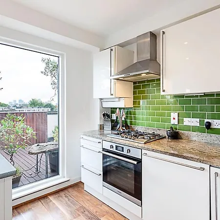 3 Bed Luxury Penthouse In Shoreditch Apartment London