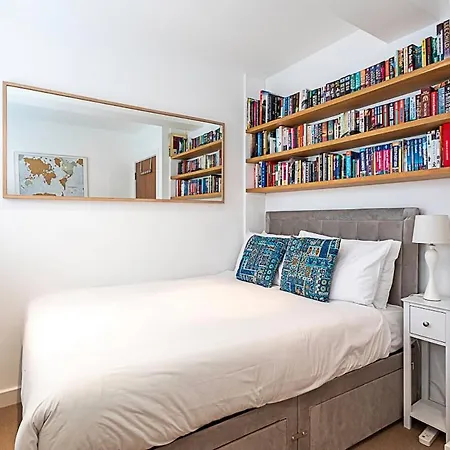 3 Bed Luxury Penthouse In Shoreditch London