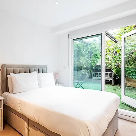 3 Bed Luxury Penthouse In Shoreditch Apartment London