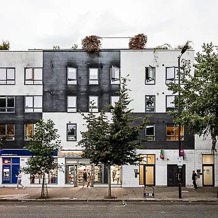 3 Bed Luxury Penthouse In Shoreditch