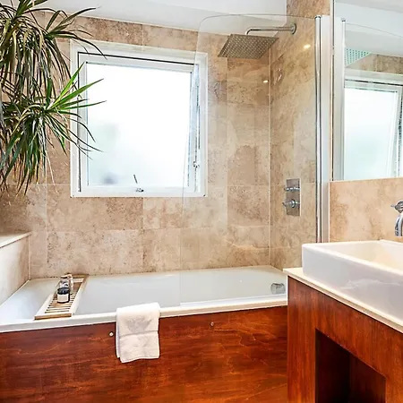 3 Bed Luxury Penthouse In Shoreditch Apartment *