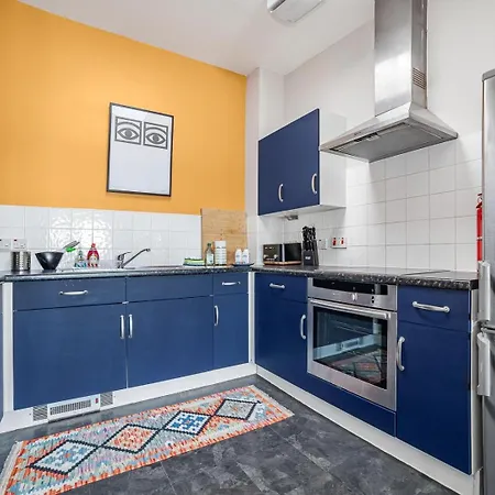 Sunny Shoreditch Oasis Canal Views & Urban Charm London