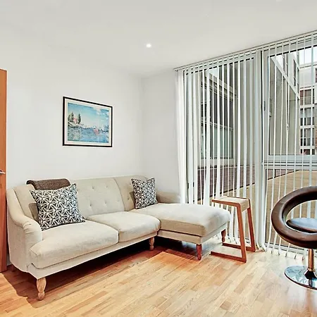 Apartment Urban Retreat Stylish 1-bed Bliss London