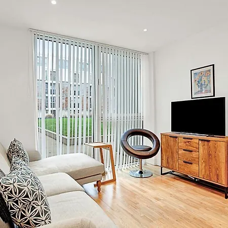 Urban Retreat Stylish 1-bed Bliss * London