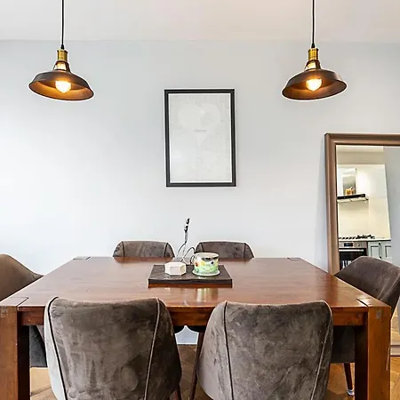 Apartment Modern And Spacious Colliers Wood *