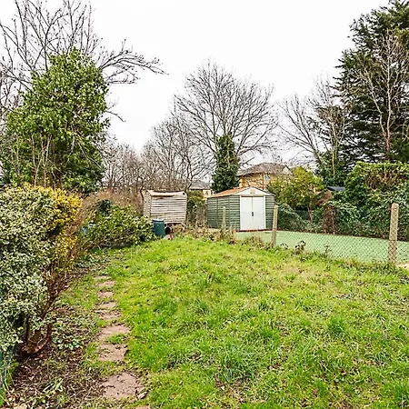 Modern And Spacious Colliers Wood *