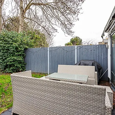 Apartment Modern And Spacious Colliers Wood
