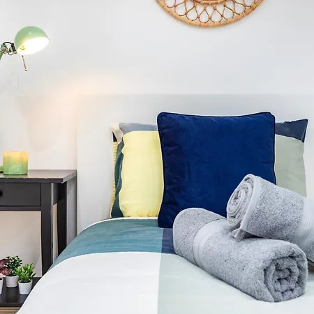 2 Bedroom Charming Family