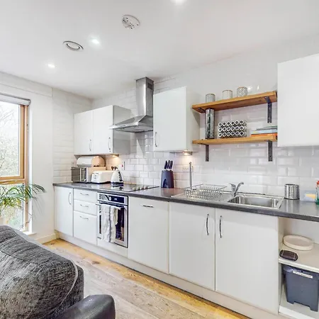 Modern 2bed - 5min To Highbury & Islington Station Apartment London