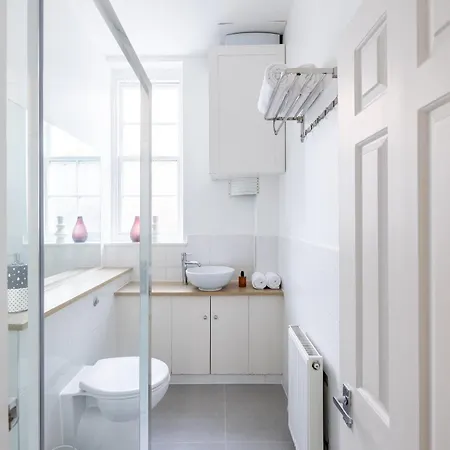 The Maddox - Serviced Apartment *