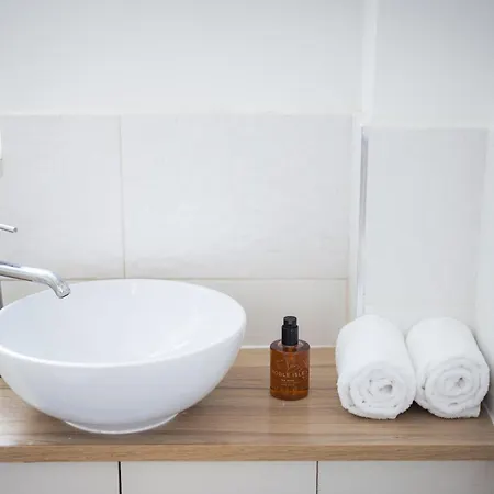 Apartment The Maddox - Serviced London