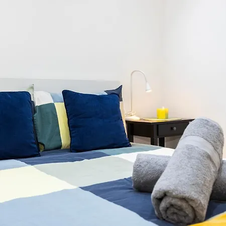 Apartment 2 Bedroom Charming Family