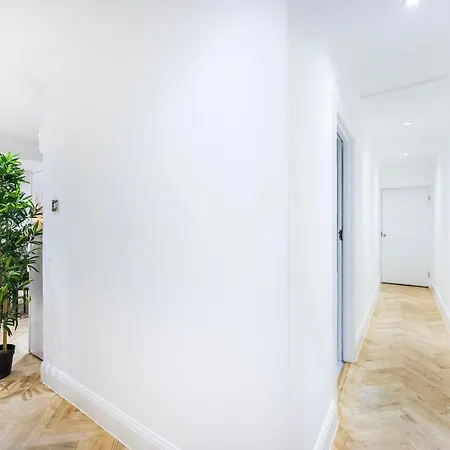 2 Bedroom Charming Family