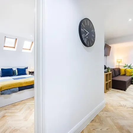 2 Bedroom Charming Family Apartment