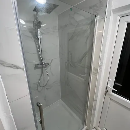 Apartment Stunning 2 Bed In Brixton *