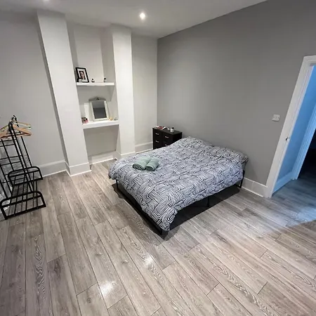 Apartment Stunning 2 Bed In Brixton *