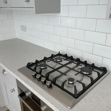 2 Bedroom Flat In Chelsea