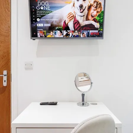 Apartment 3 Bed 3 Bathroom Flat In Kensington B