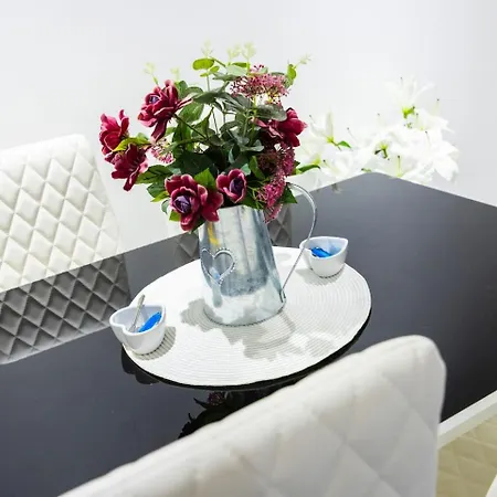 3 Bed 3 Bathroom Flat In Kensington B Apartment London