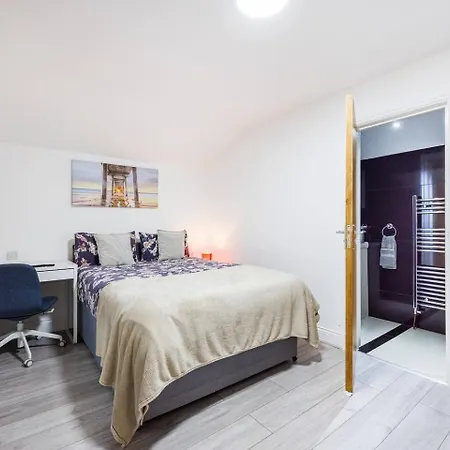 Apartment 3 Bed 3 Bathroom Flat In Kensington B London