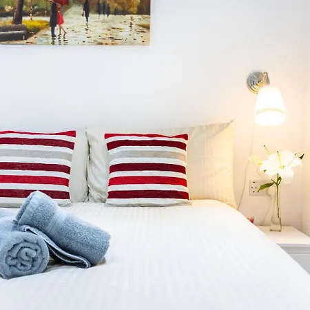 3 Bed 3 Bathroom Flat In Kensington B * London
