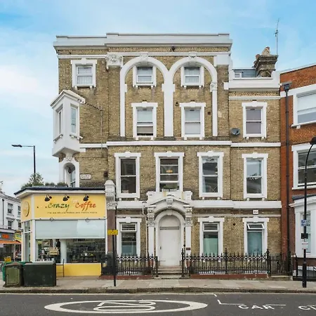 Three Bedroom 3 Bathroom In Kensington Apartment London