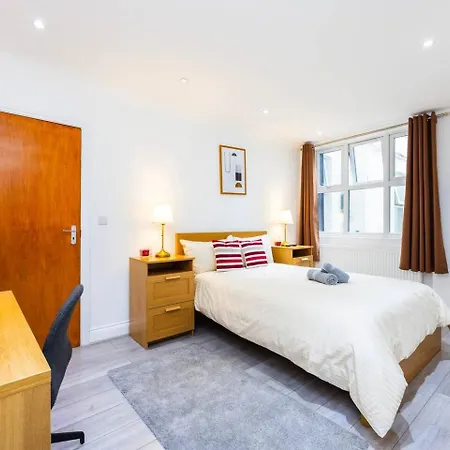 Apartment Three Bedroom 3 Bathroom In Kensington London