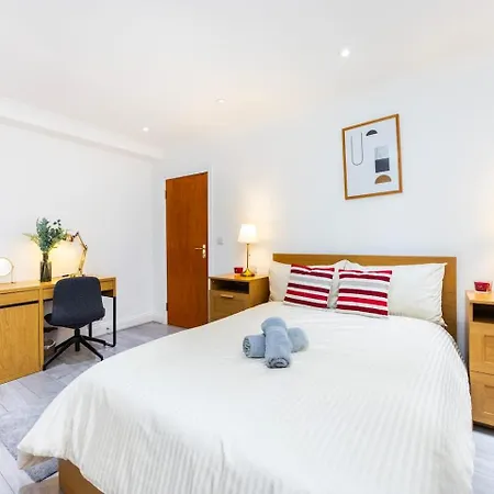 Apartment Three Bedroom 3 Bathroom In Kensington