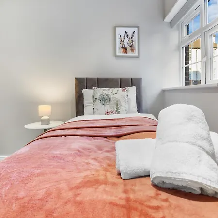 Luxury At Golders - Unico Residences * London