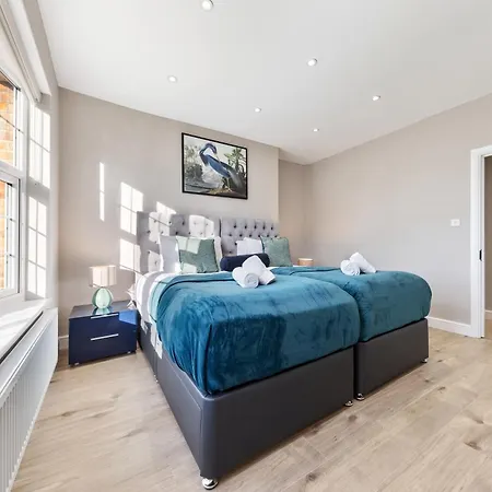 Apartment Luxury At Golders - Unico Residences