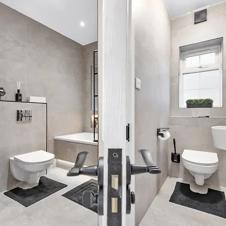Apartment Luxury At Golders - Unico Residences *