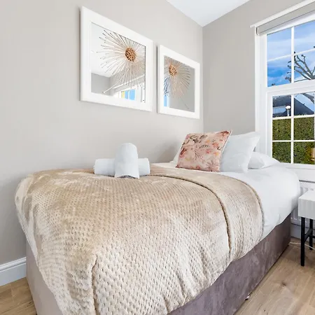 Luxury At Golders - Unico Residences Apartment London