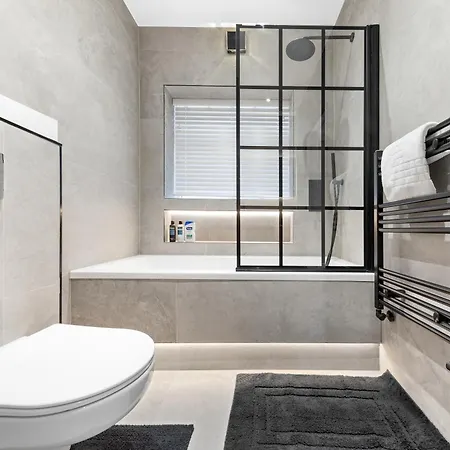 Luxury At Golders - Unico Residences London