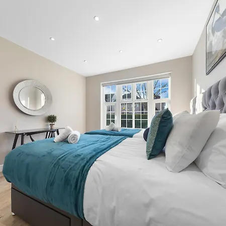 Luxury At Golders - Unico Residences London