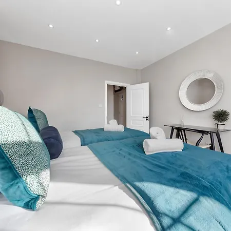 Luxury At Golders - Unico Residences