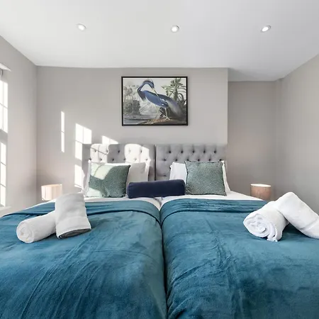 Luxury At Golders - Unico Residences * London
