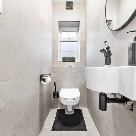 Luxury At Golders - Unico Residences Apartment London