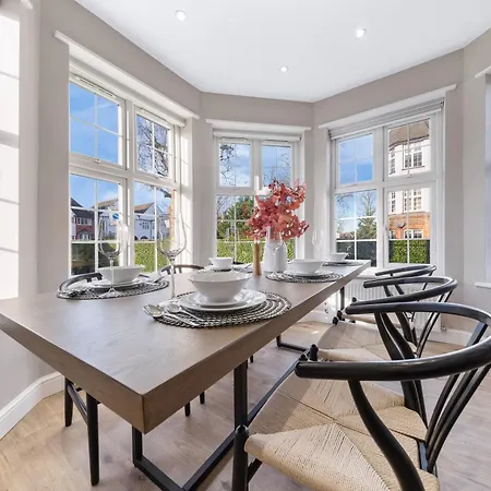 Luxury At Golders - Unico Residences London