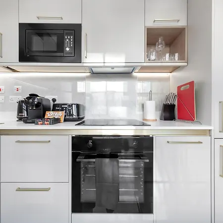 Luxury At Golders - Unico Residences